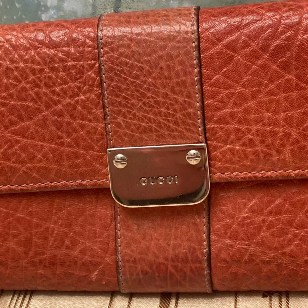 Gucci brown wallet